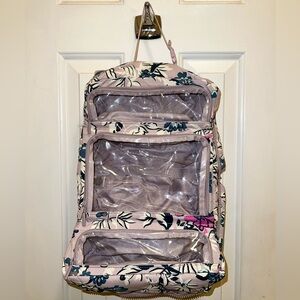 Vera Bradley Featherweight Hanging Organizer